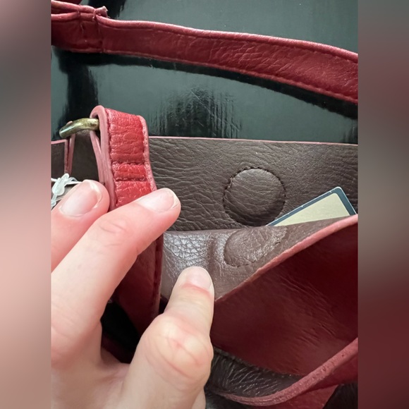 NWT • G.H. Bass & Co. Reversible Bag • Red & Brown - Picture 9 of 13